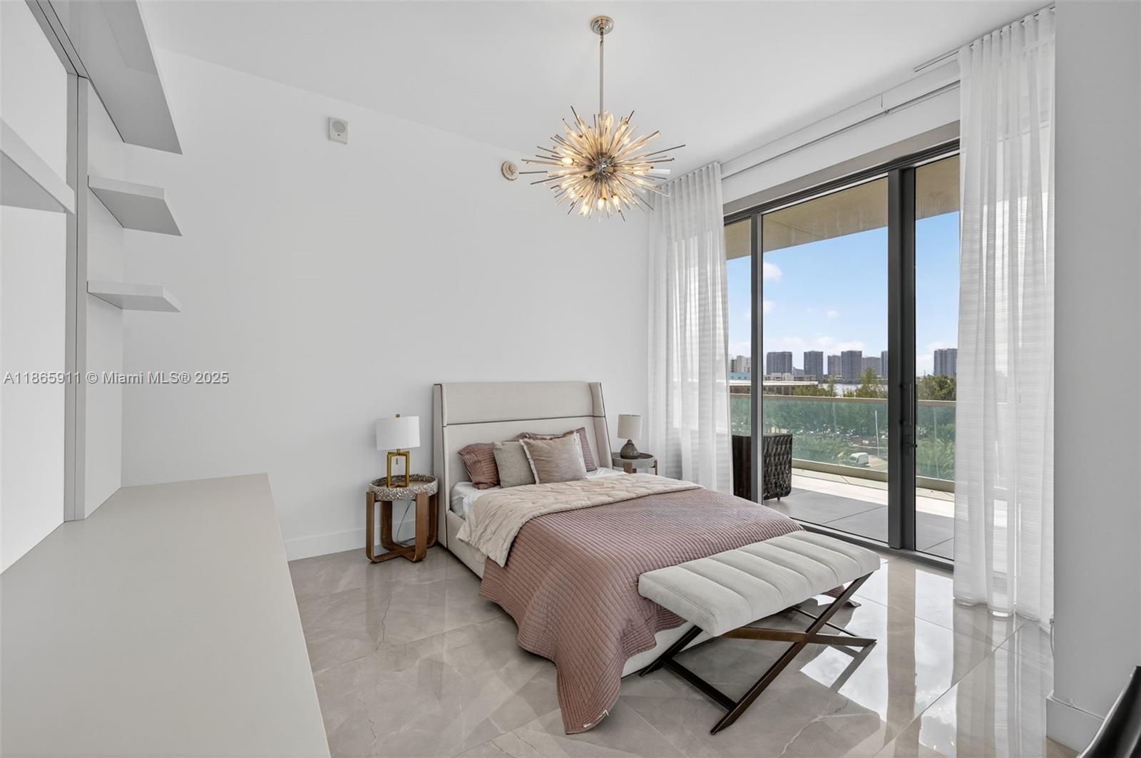Ver detalles 501 4 / 6 3252 sq. ft. $ 2025-08-26 0 foto