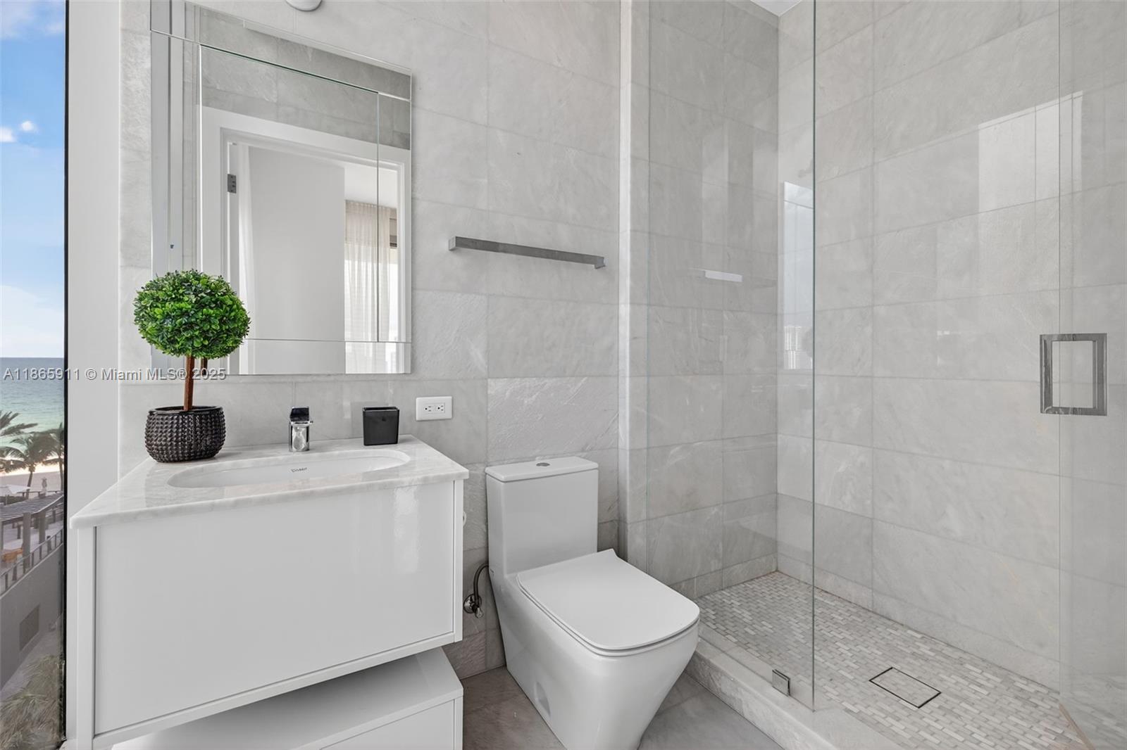 Ver detalles 501 4 / 6 3252 sq. ft. $ 2025-08-26 0 foto