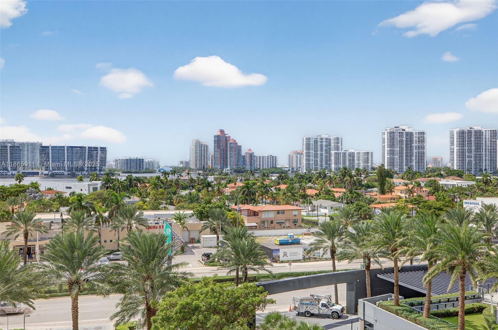 Ver detalles 501 4 / 6 3252 sq. ft. $ 2025-08-26 0 foto