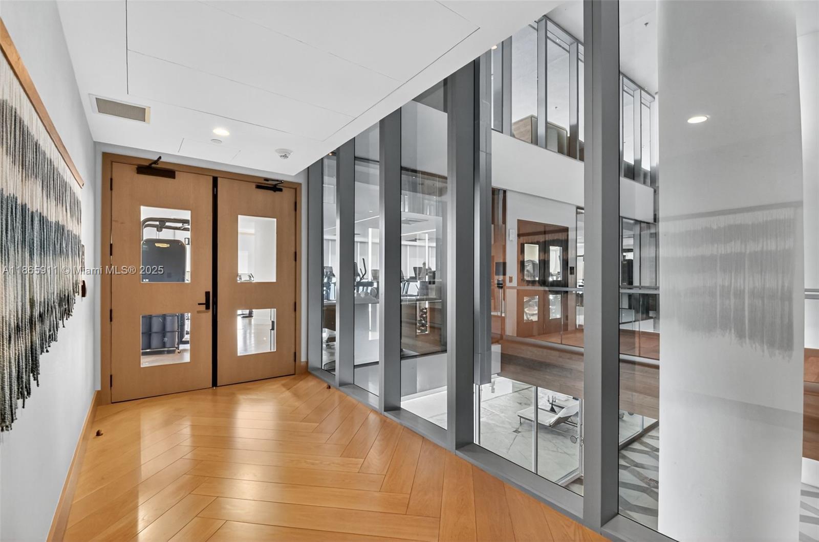 501 4 / 6 3252 sq. ft. $ 2025-08-26 0 Photo