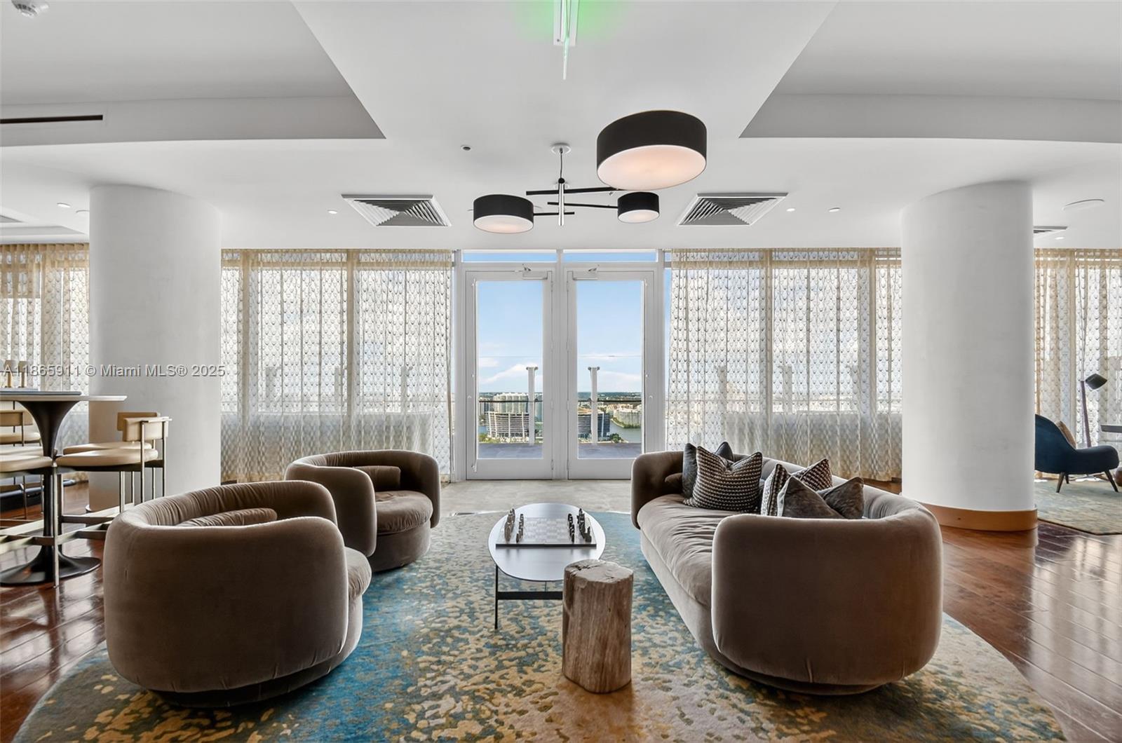 501 4 / 6 3252 sq. ft. $ 2025-08-26 0 Photo