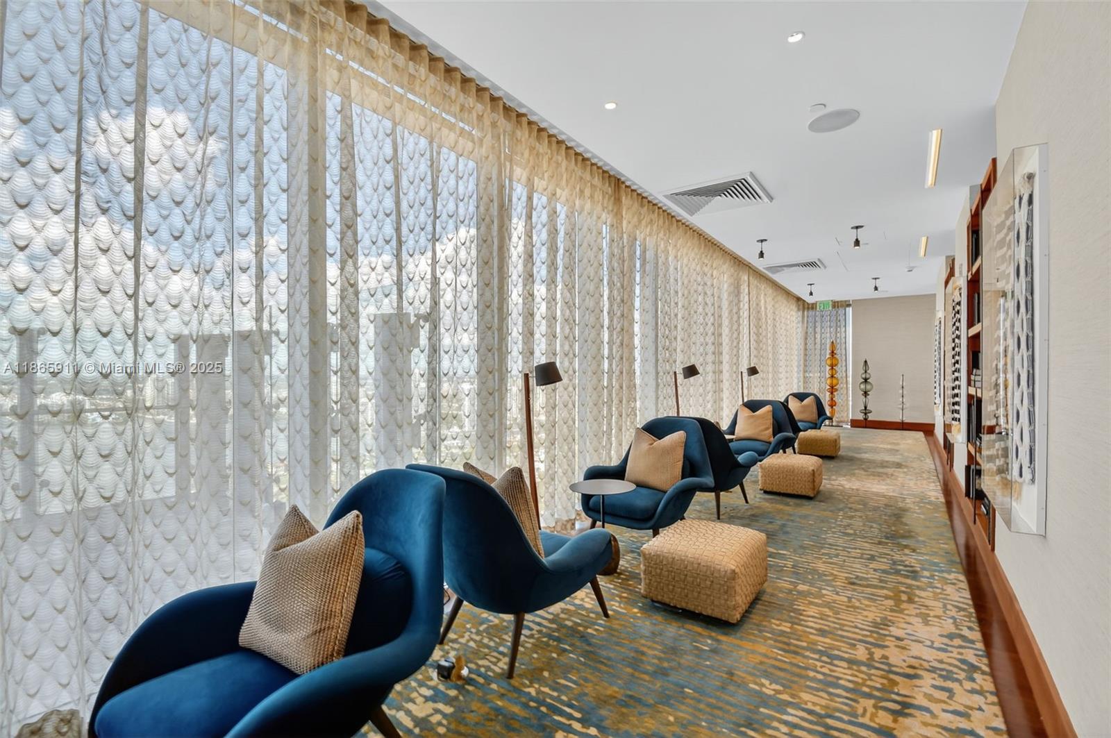 501 4 / 6 3252 sq. ft. $ 2025-08-26 0 Photo