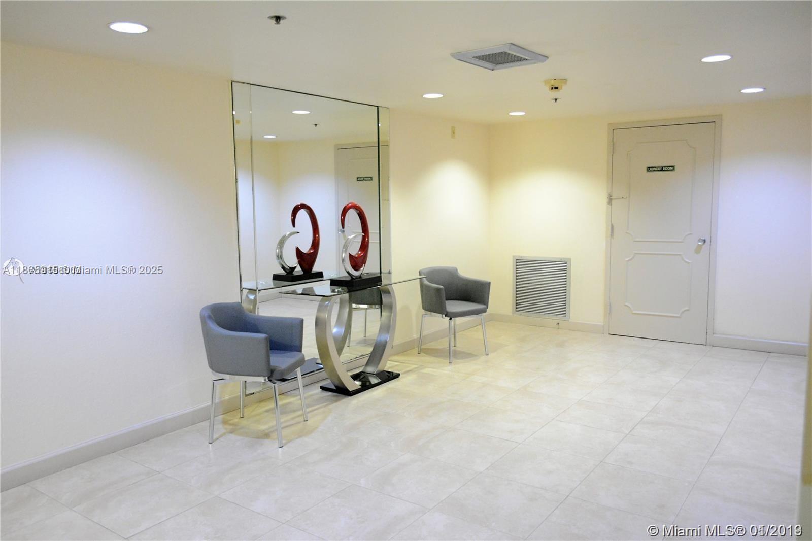 306 2 / 2 1100 sq. ft. $ 2025-08-26 0 Photo