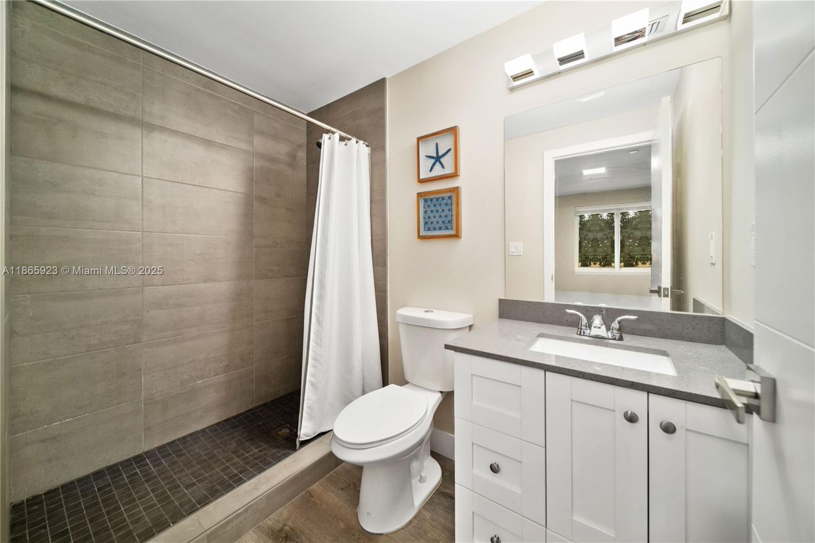   /  3000 sq. ft. $ 2025-08-26 0 Photo