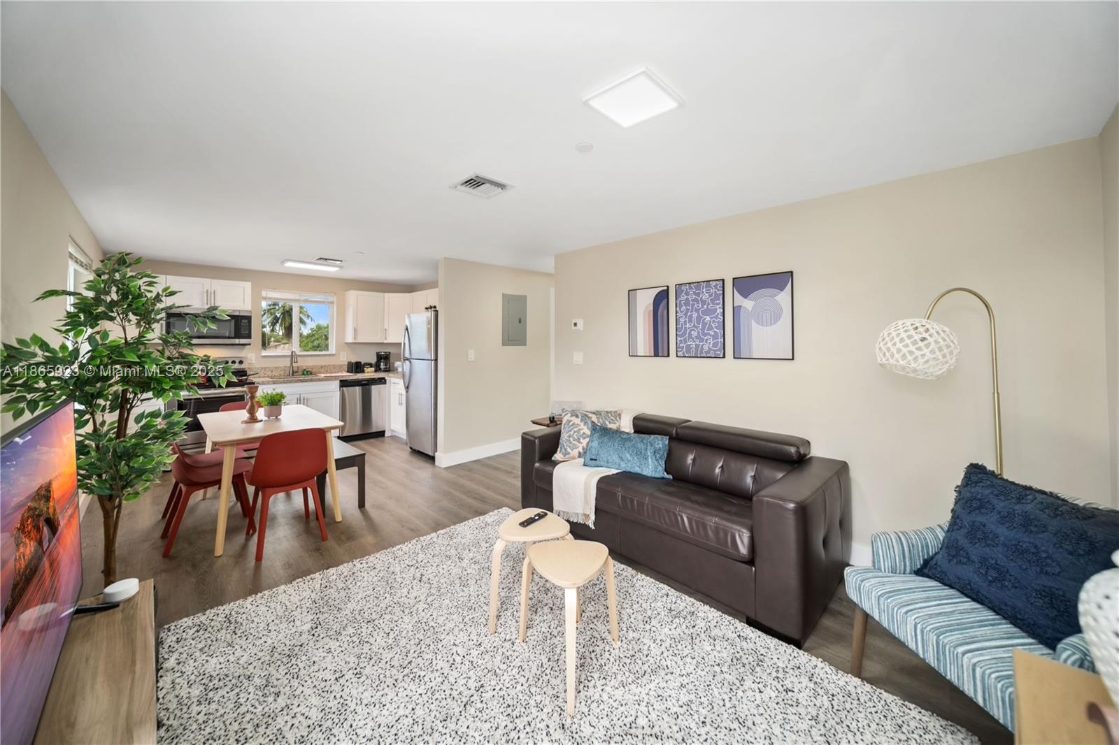   /  3000 sq. ft. $ 2025-08-26 0 Photo