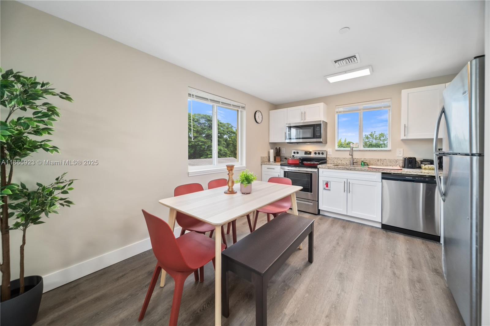   /  3000 sq. ft. $ 2025-08-26 0 Photo