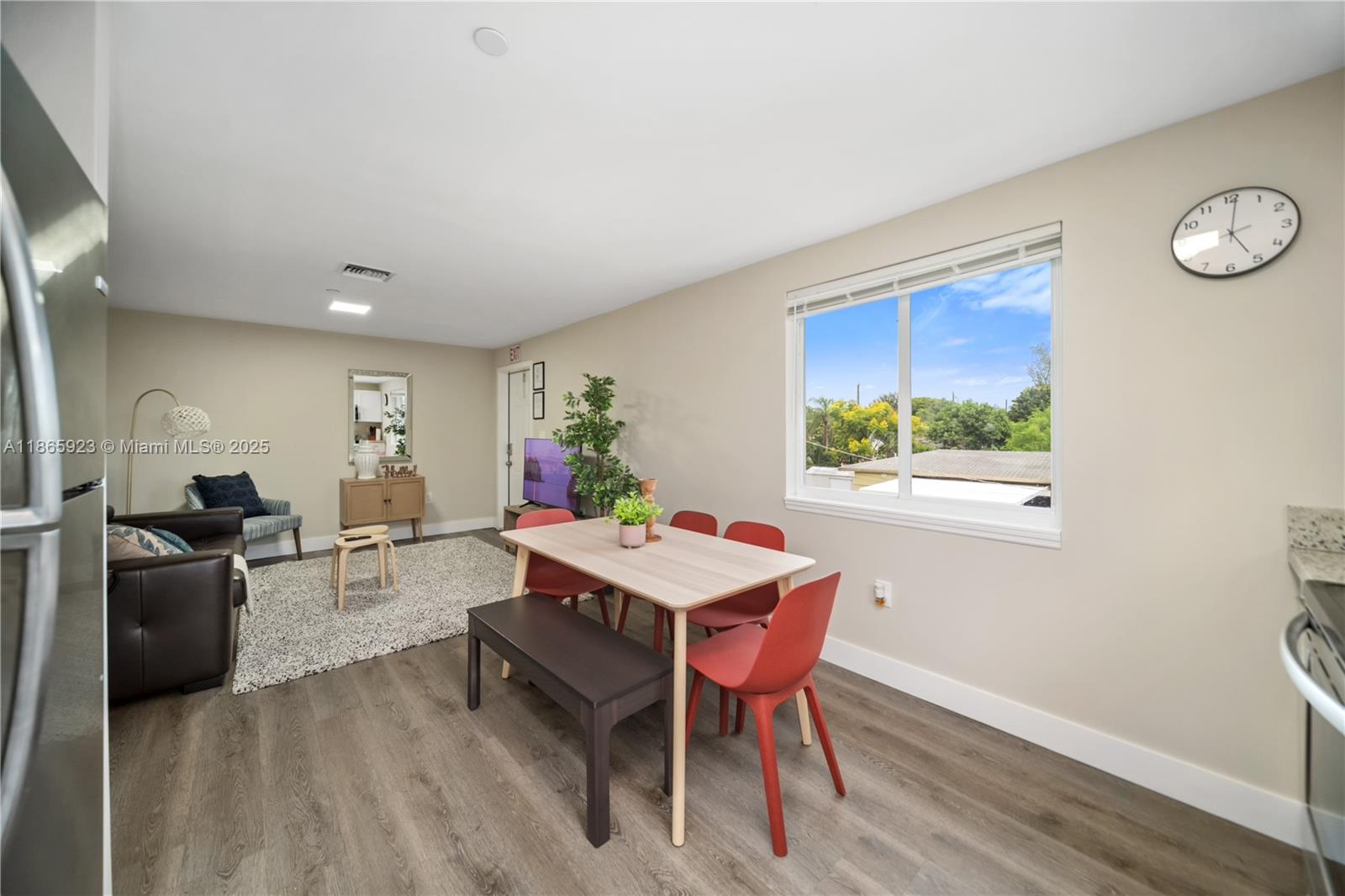   /  3000 sq. ft. $ 2025-08-26 0 Photo