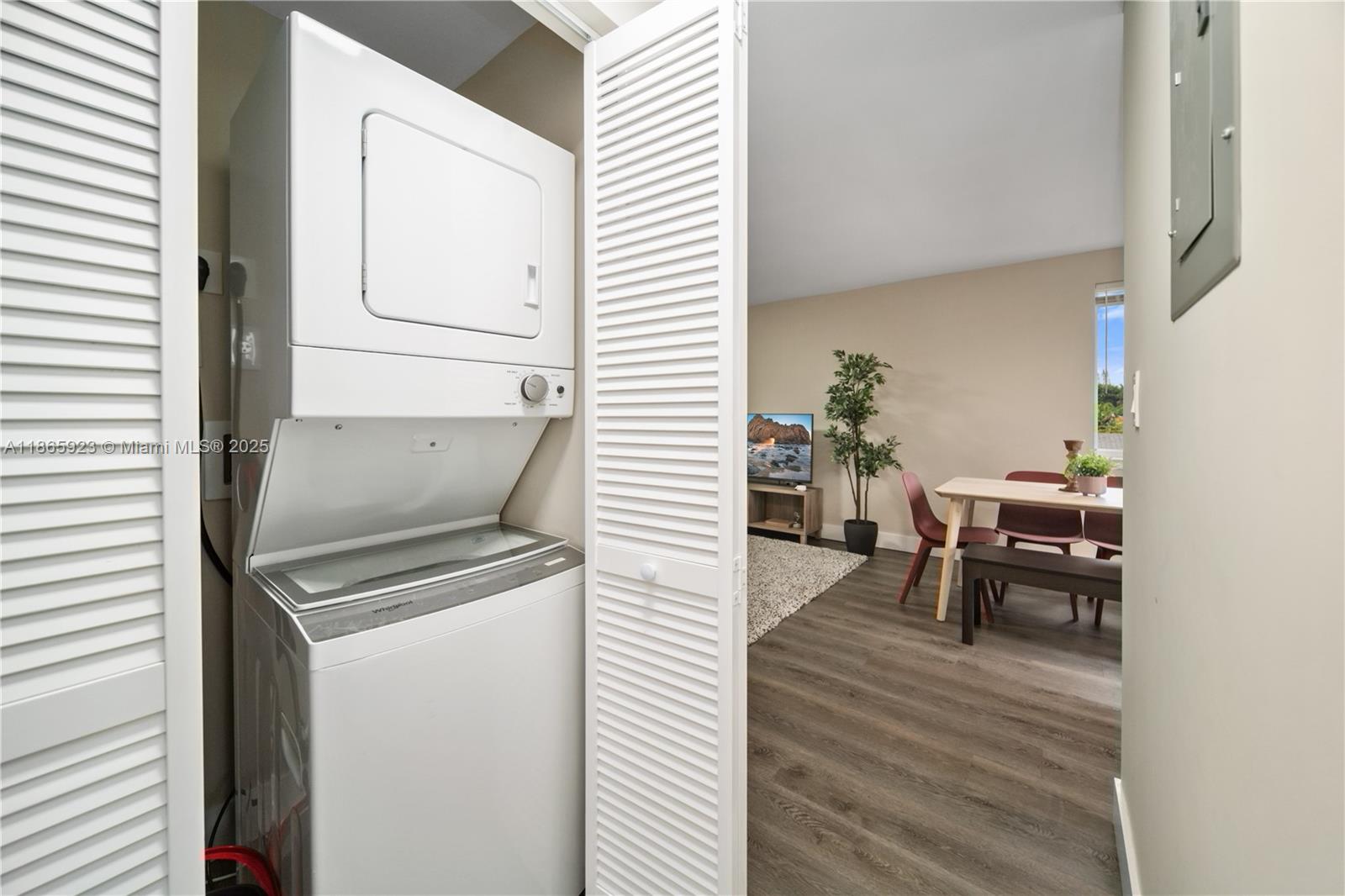   /  3000 sq. ft. $ 2025-08-26 0 Photo