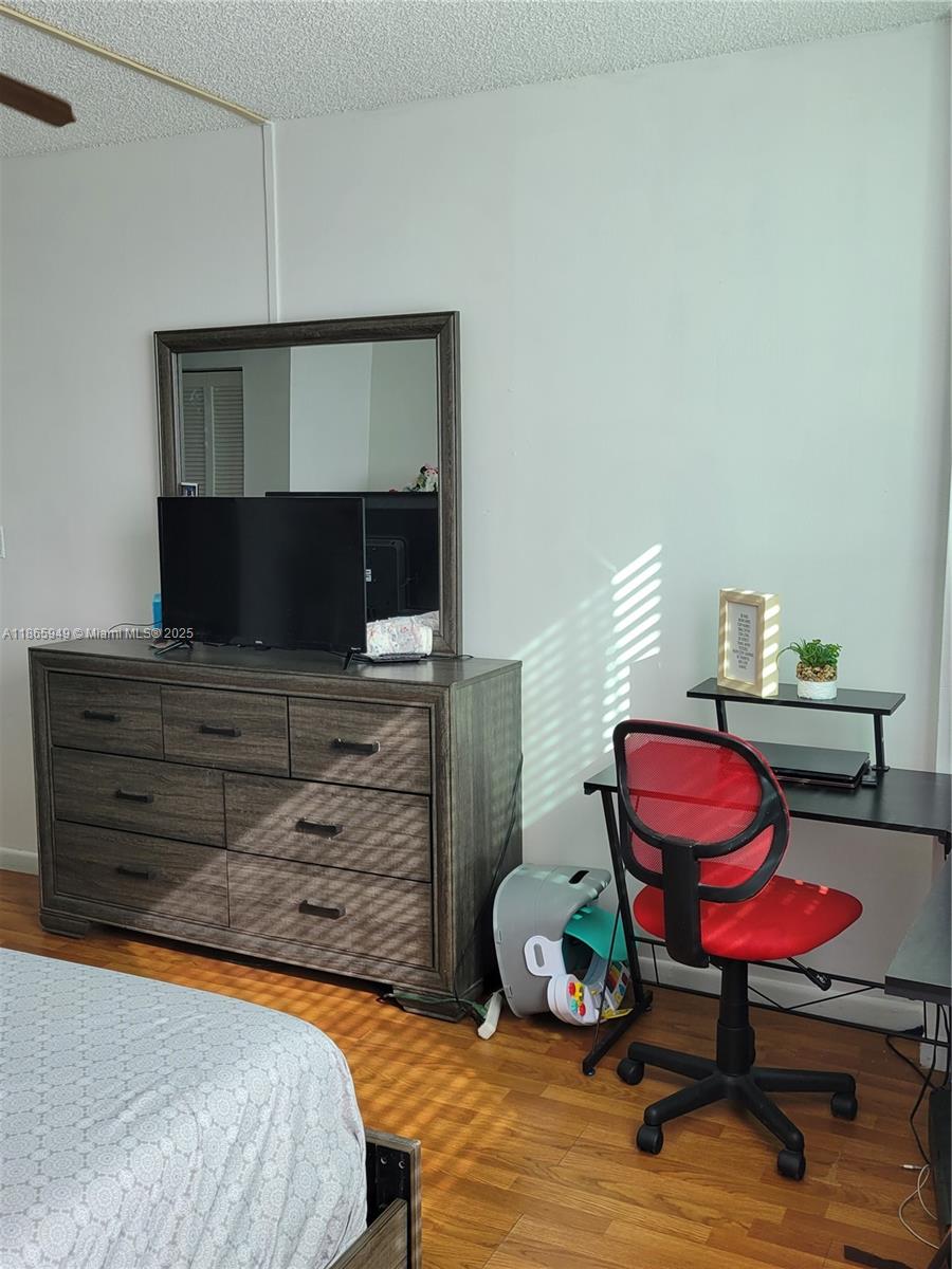 306 2 / 2 1100 sq. ft. $ 2025-08-26 0 Photo