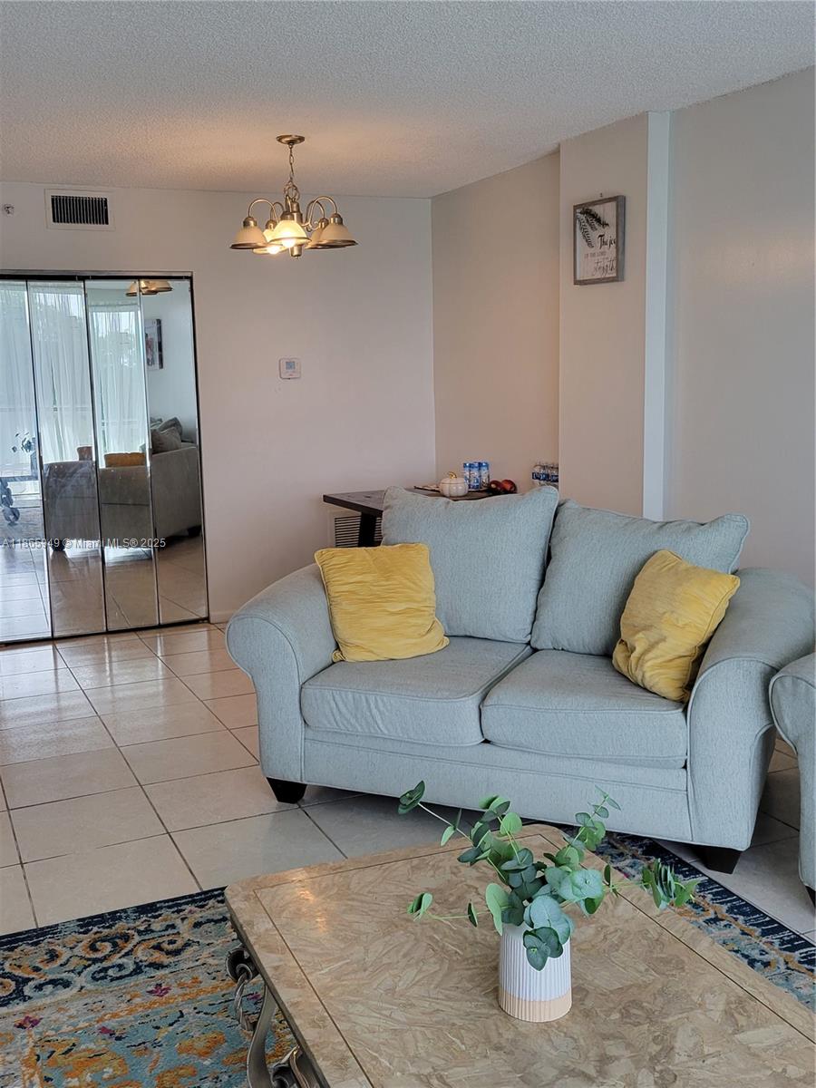 306 2 / 2 1100 sq. ft. $ 2025-08-26 0 Photo