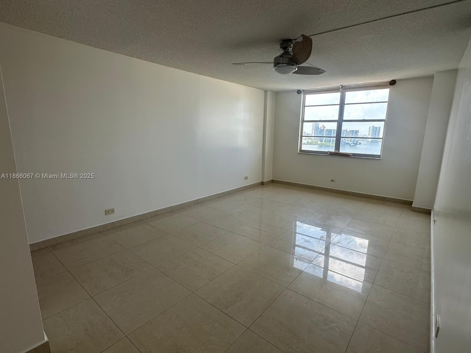 See details 1619 2 / 2 1275 sq. ft. $ 2025-08-26 0 Photo
