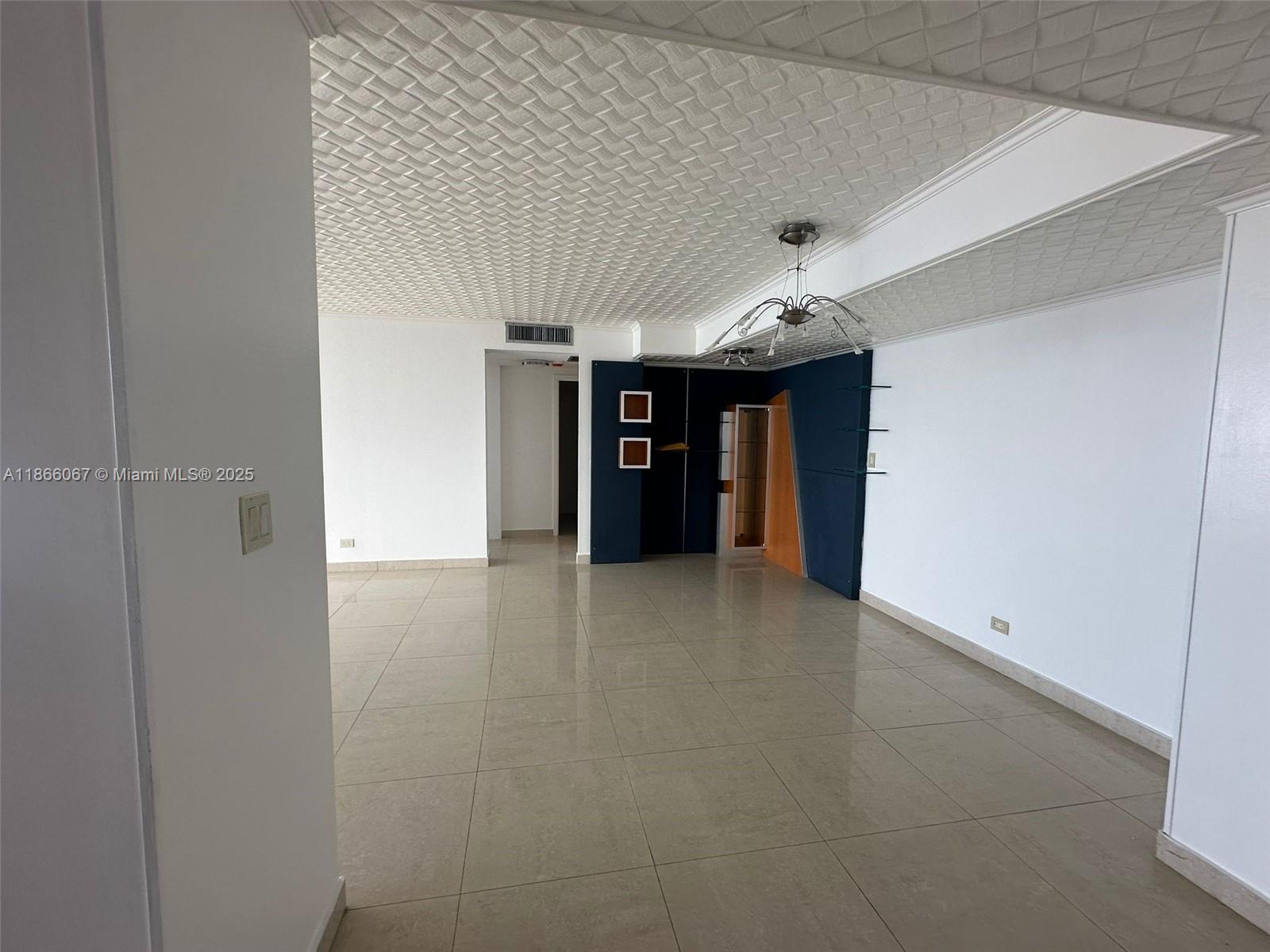 See details 1619 2 / 2 1275 sq. ft. $ 2025-08-26 0 Photo