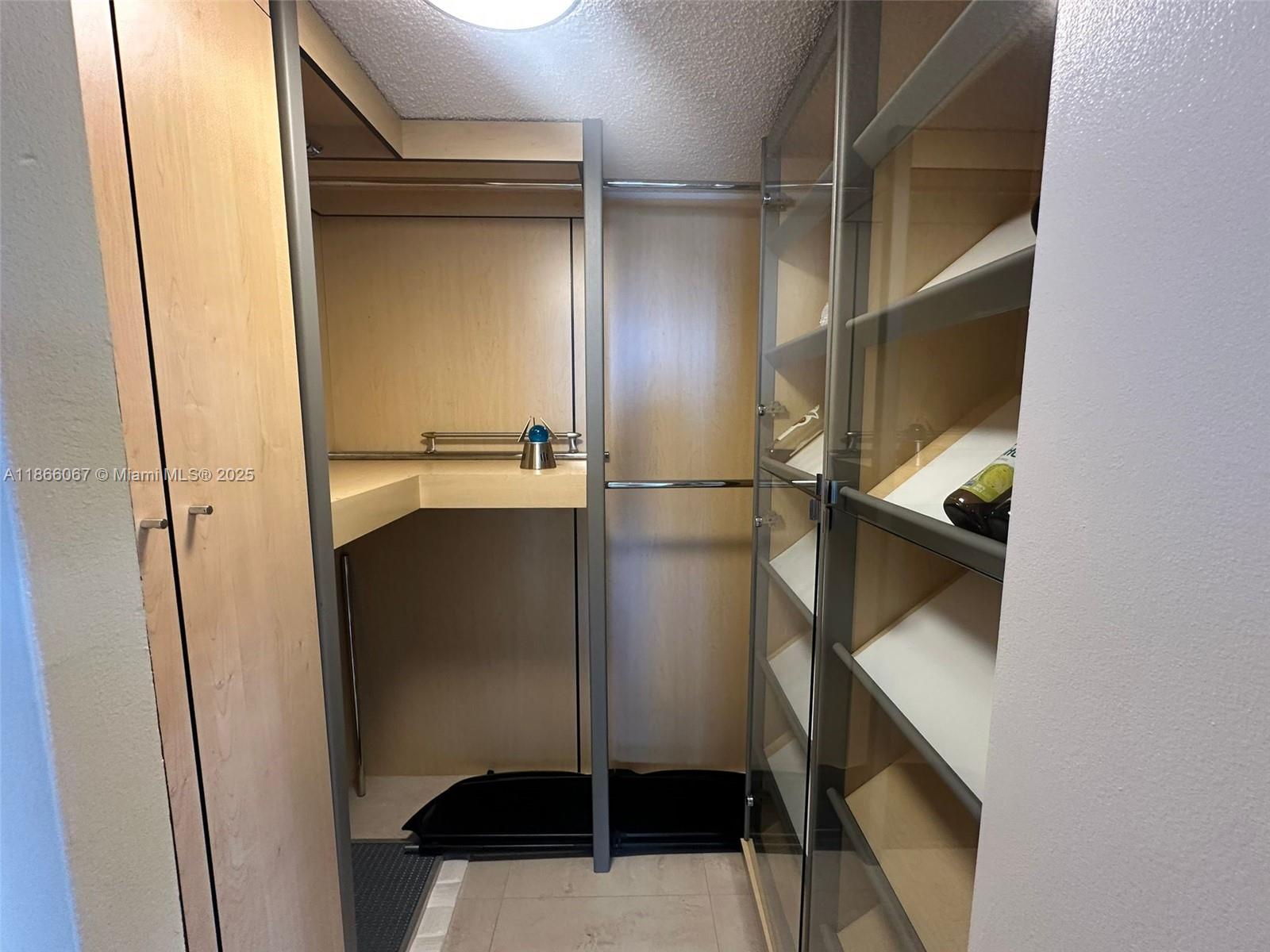 See details 1619 2 / 2 1275 sq. ft. $ 2025-08-26 0 Photo