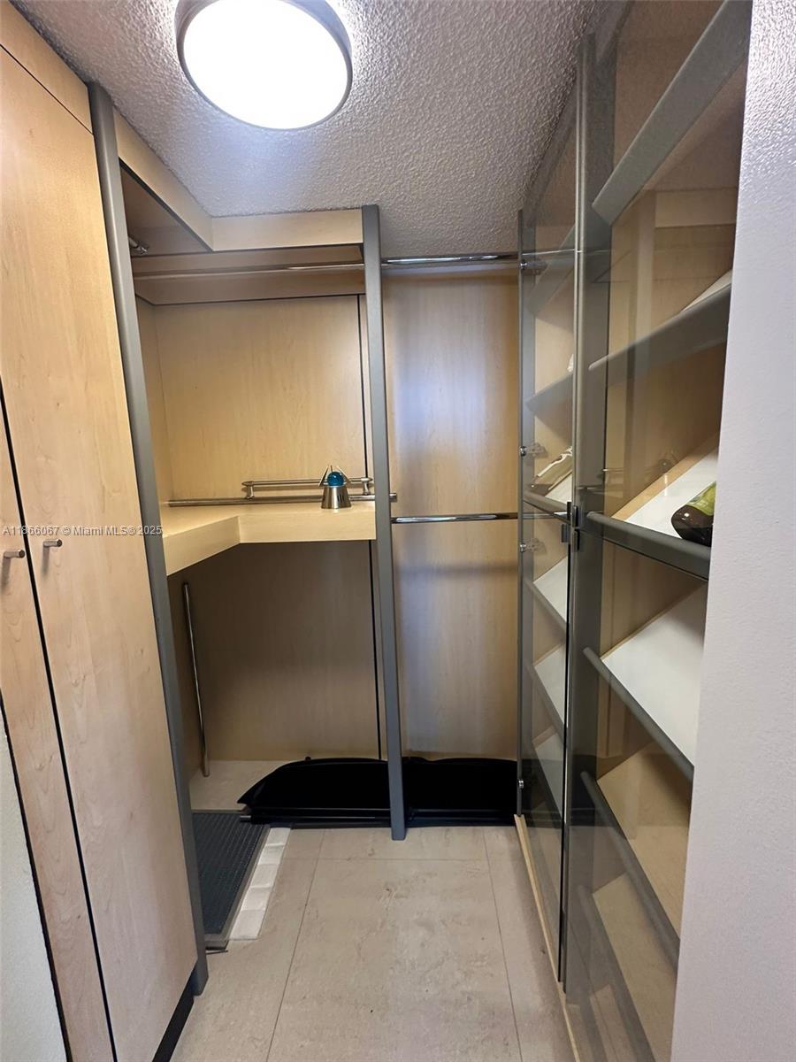 See details 1619 2 / 2 1275 sq. ft. $ 2025-08-26 0 Photo