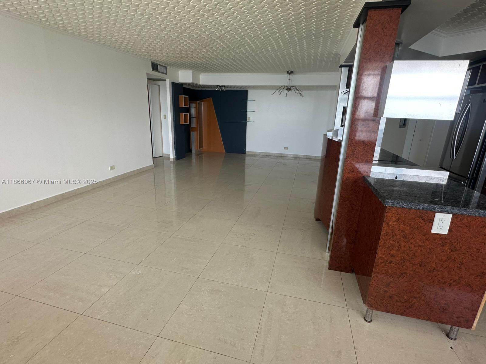 See details 1619 2 / 2 1275 sq. ft. $ 2025-08-26 0 Photo