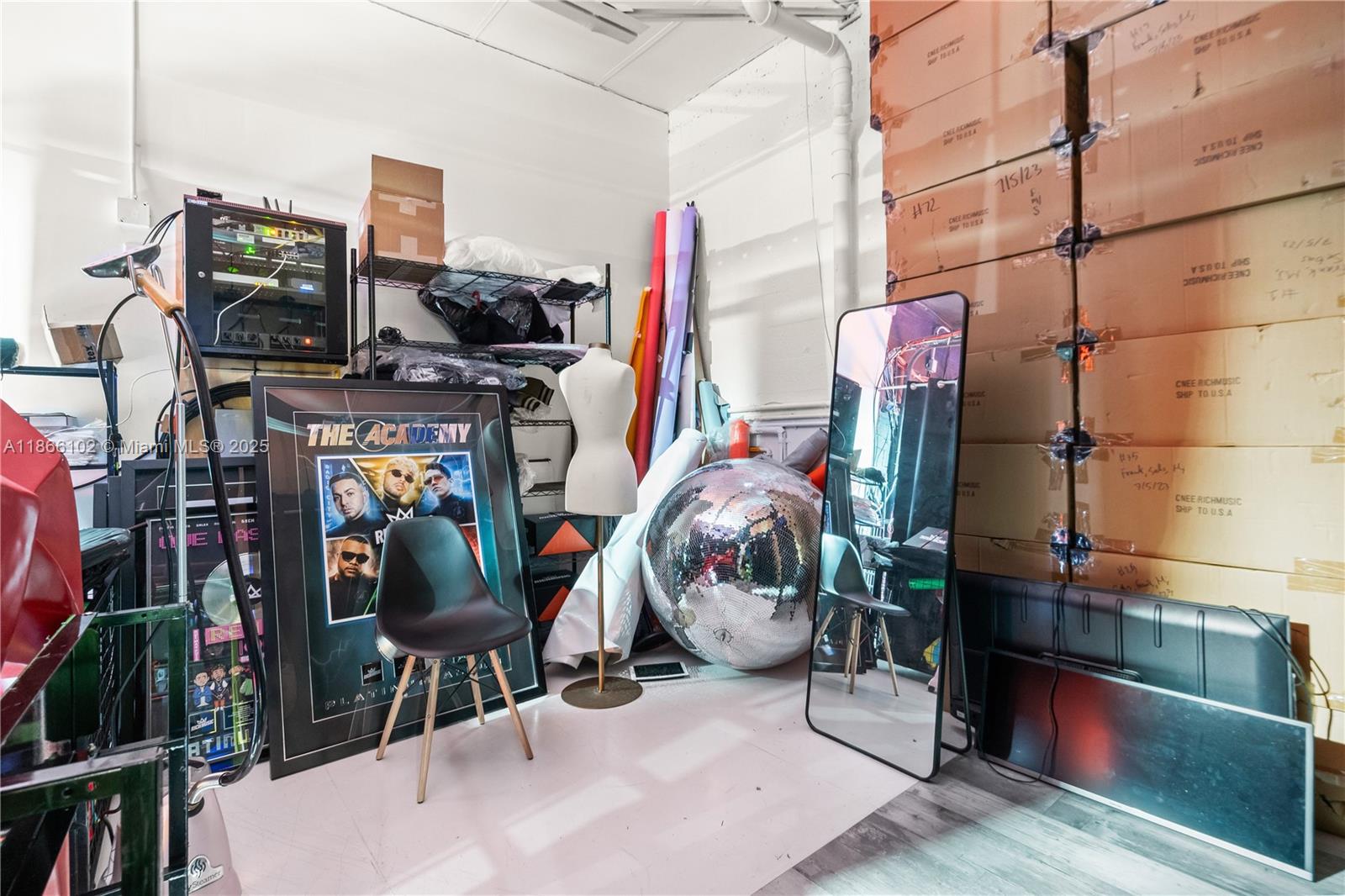 See details / sq. ft. $ 2025-08-26 0 Photo