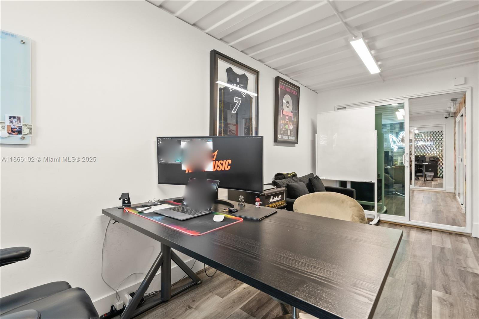See details / sq. ft. $ 2025-08-26 0 Photo