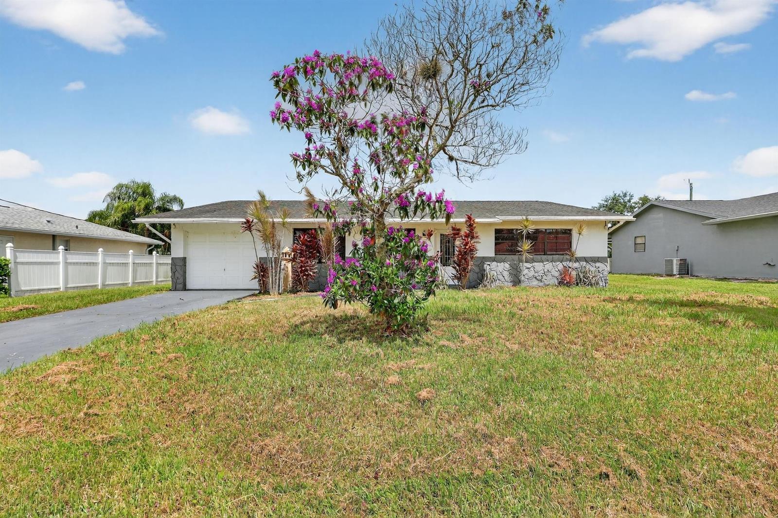 143 3 / 2 1593 sq. ft. $ 2026-01-03 0 foto
