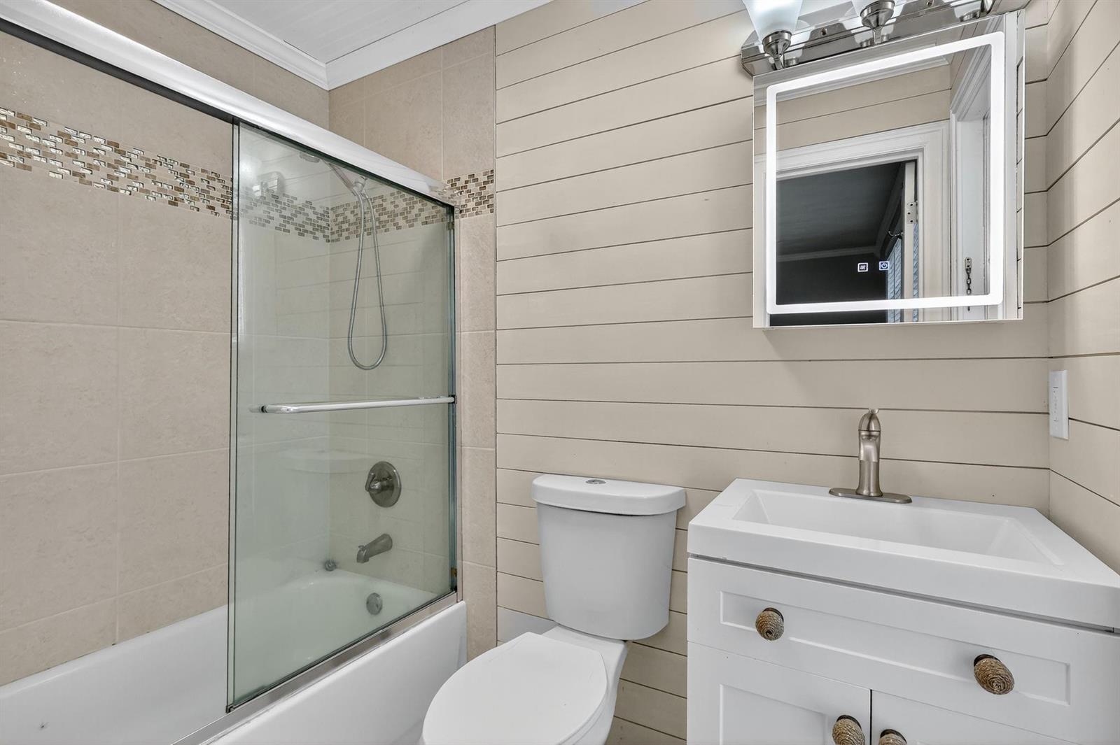 143 3 / 2 1593 sq. ft. $ 2026-01-03 0 foto