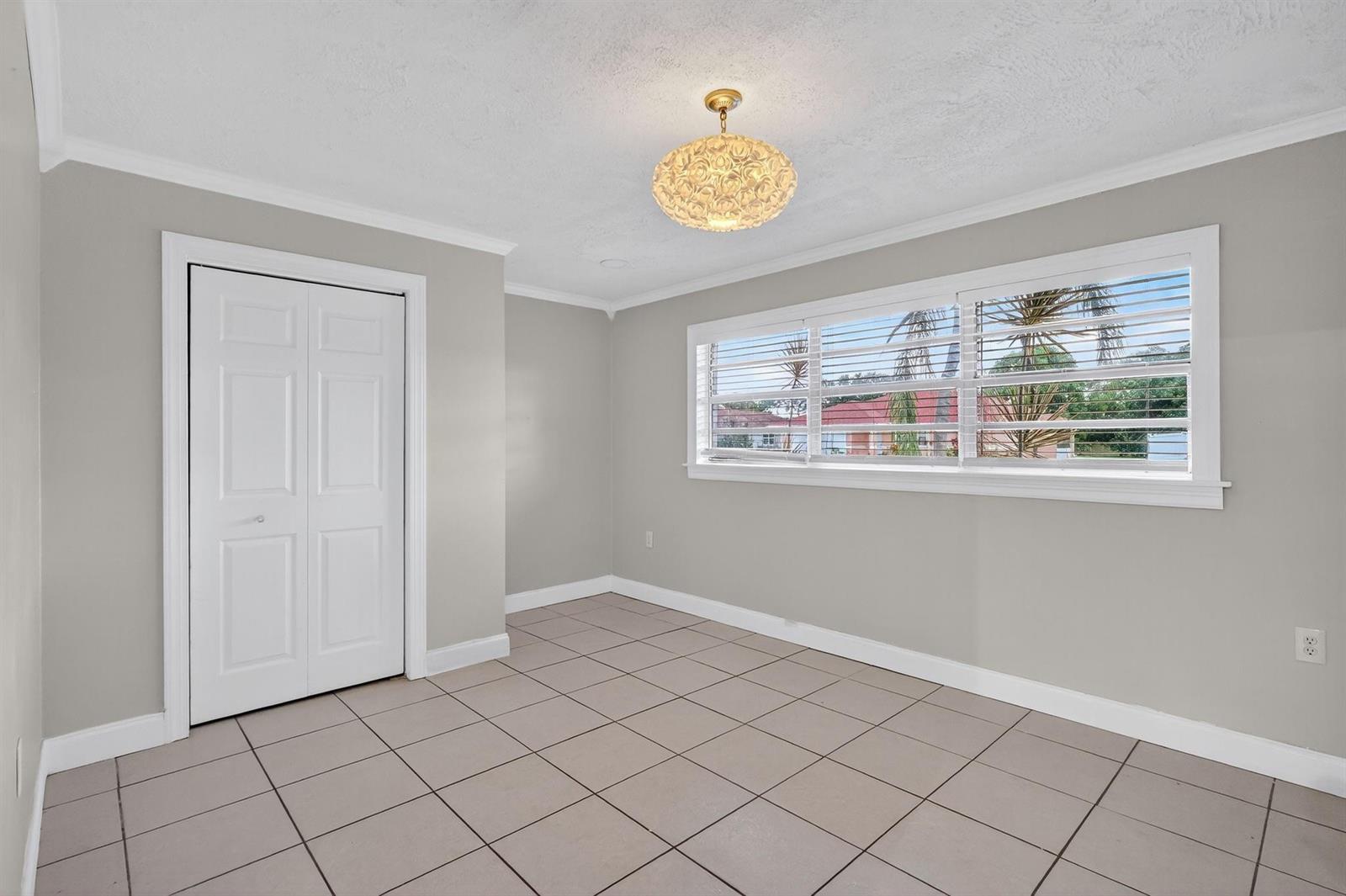 143 3 / 2 1593 sq. ft. $ 2026-01-03 0 foto