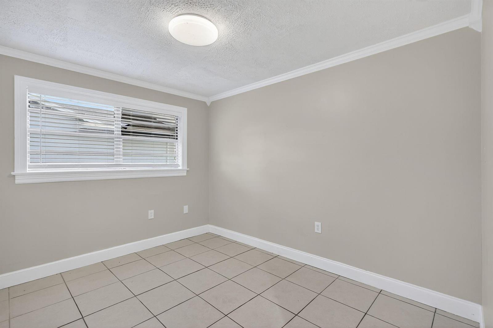 143 3 / 2 1593 sq. ft. $ 2026-01-03 0 foto