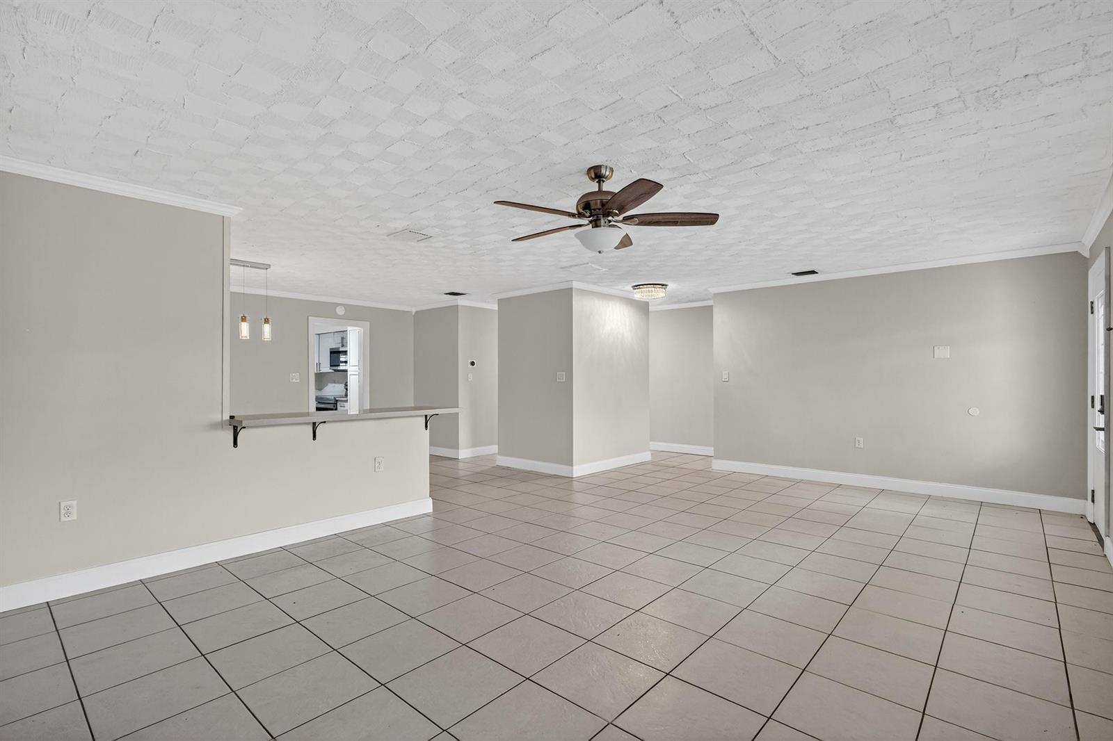 143 3 / 2 1593 sq. ft. $ 2026-01-03 0 foto