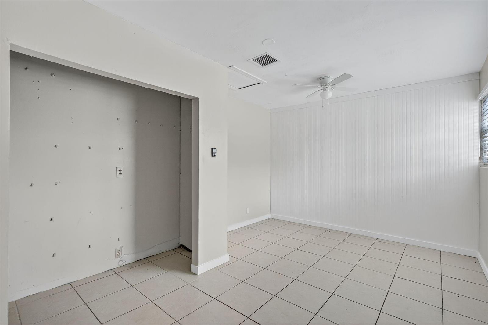 143 3 / 2 1593 sq. ft. $ 2026-01-03 0 foto