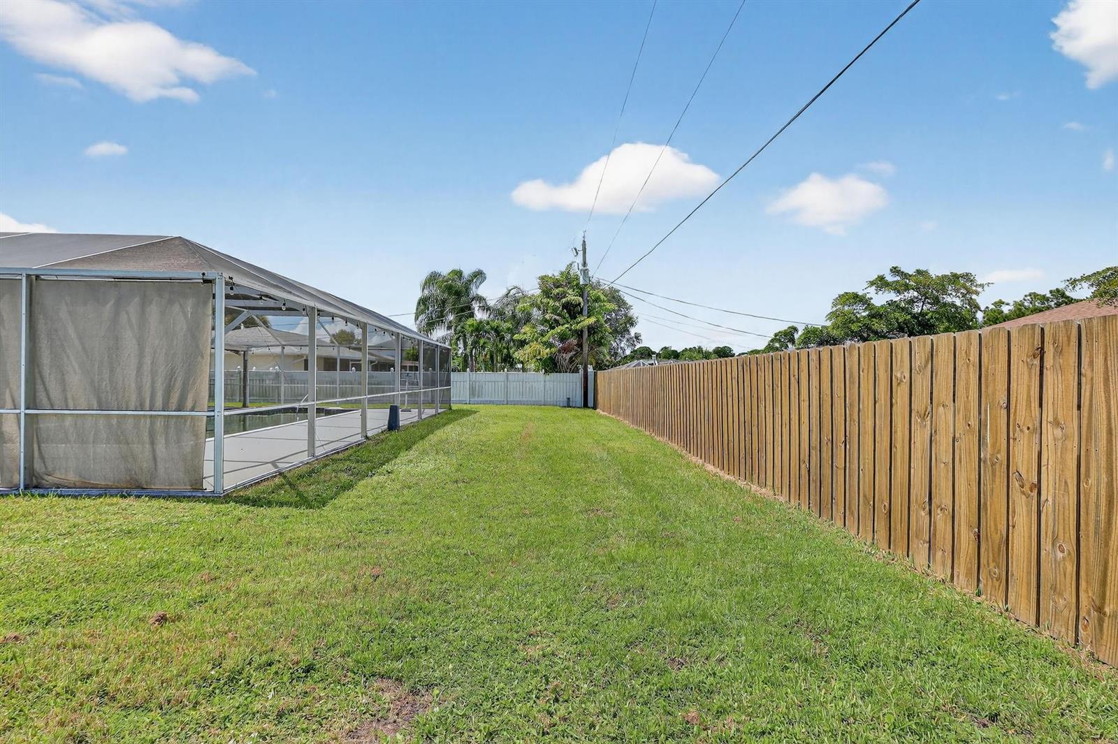 143 3 / 2 1593 sq. ft. $ 2026-01-03 0 foto