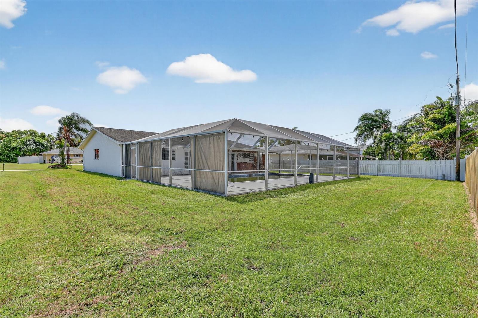 143 3 / 2 1593 sq. ft. $ 2026-01-03 0 foto