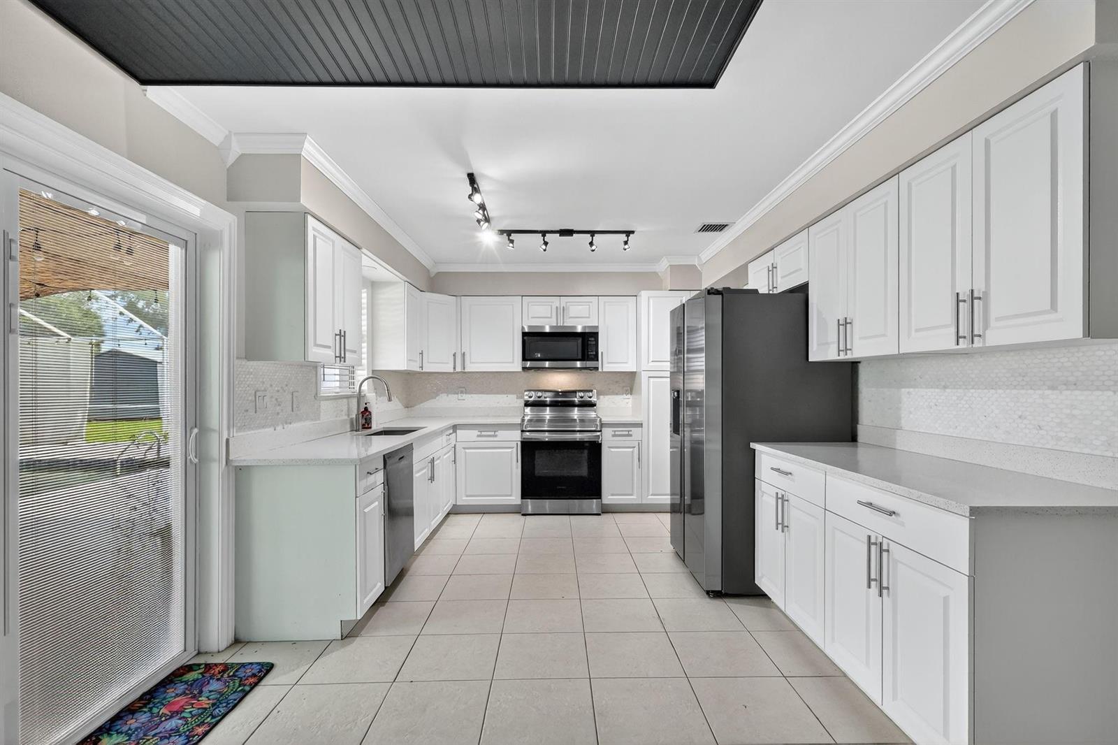 143 3 / 2 1593 sq. ft. $ 2026-01-03 0 foto