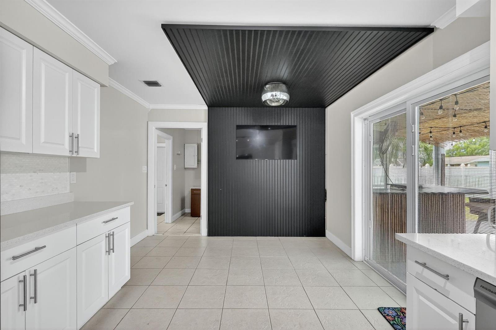 143 3 / 2 1593 sq. ft. $ 2026-01-03 0 foto