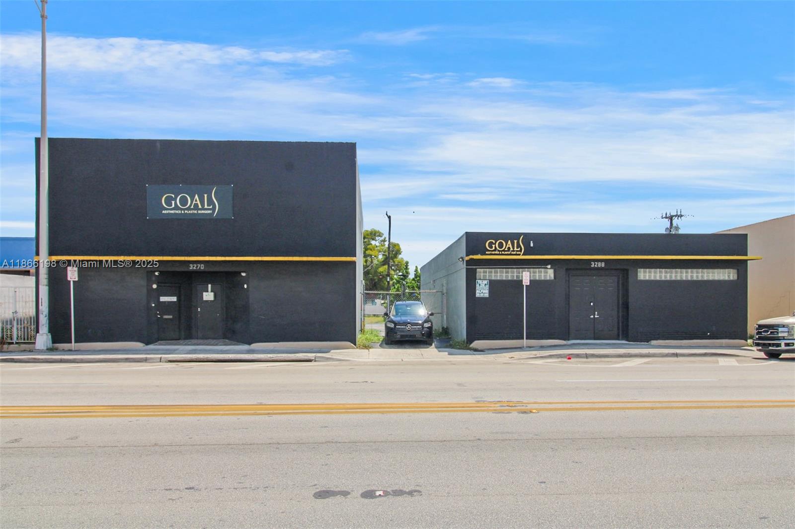 See details 3270 & 3288 / sq. ft. $ 2025-08-27 0 Photo