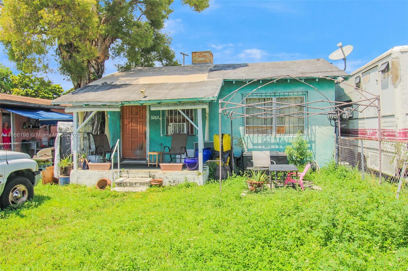 See details 3270 & 3288 / sq. ft. $ 2025-08-27 0 Photo