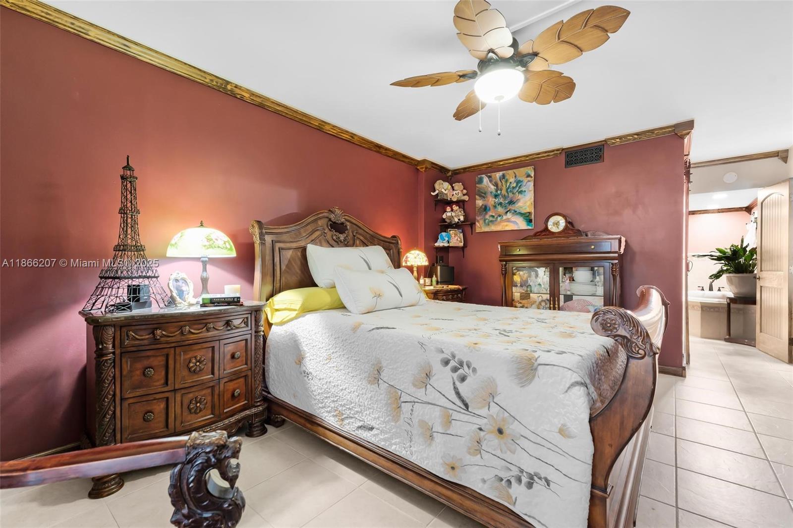 Photo of 1500 Ocean Dr  #2G, Hollywood, Florida, 33019 - 