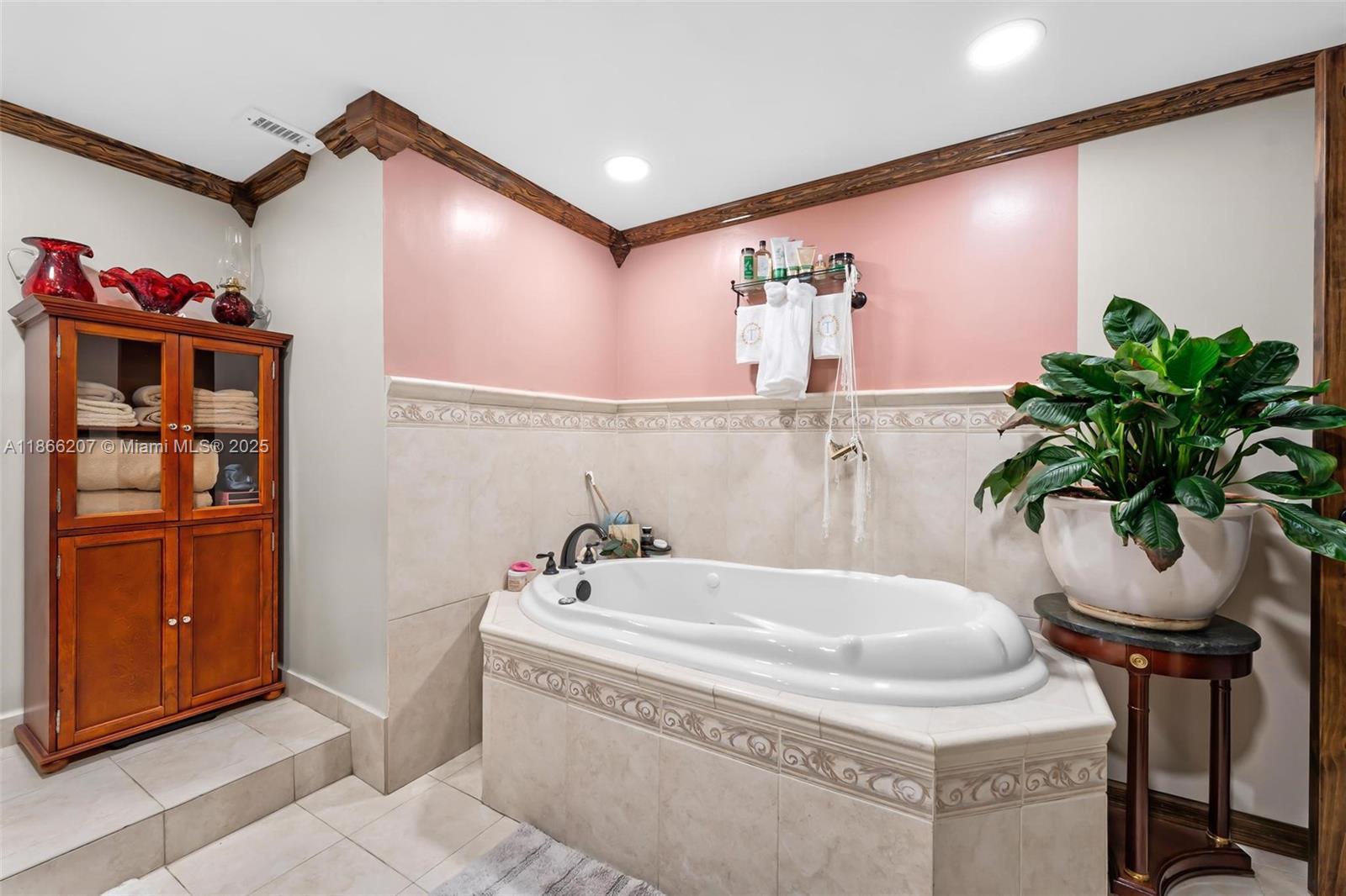 Photo of 1500 Ocean Dr  #2G, Hollywood, Florida, 33019 - 
