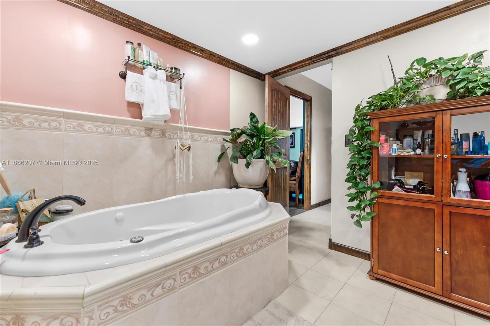 Photo of 1500 Ocean Dr  #2G, Hollywood, Florida, 33019 - 