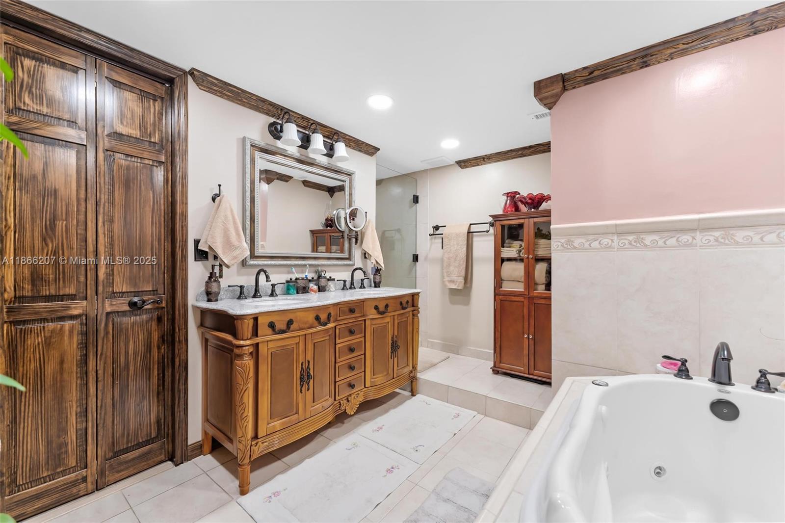 Photo of 1500 Ocean Dr  #2G, Hollywood, Florida, 33019 - 