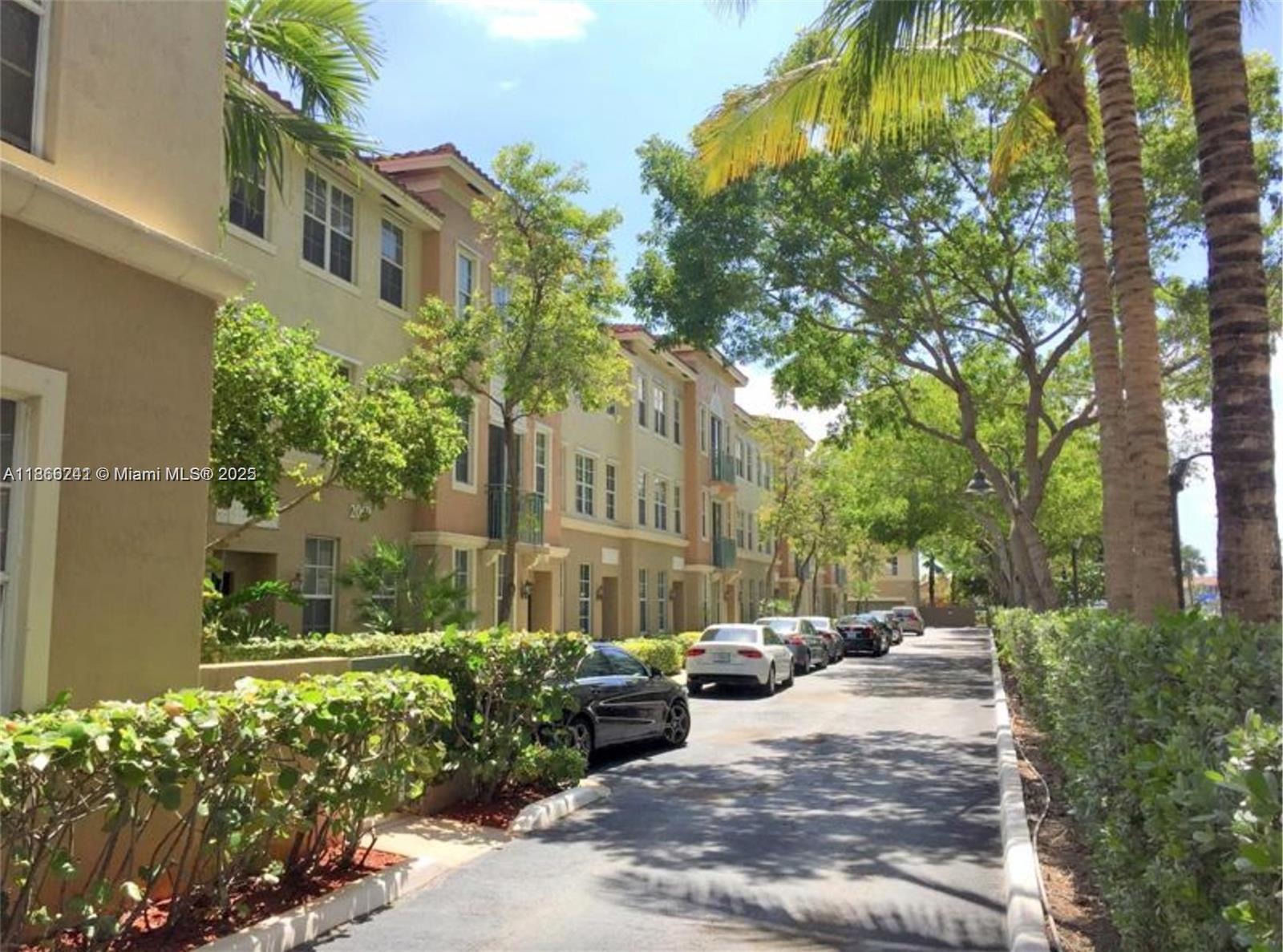 Photo of 2069 Ocean Dr (2069), Hallandale Beach, Florida, 33009 -