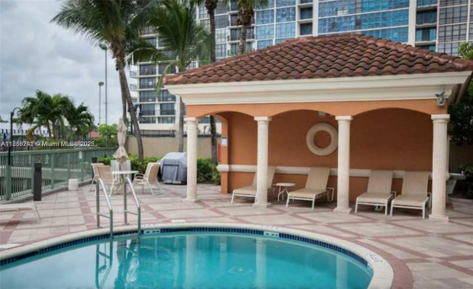 Photo of 2069 Ocean Dr (2069), Hallandale Beach, Florida, 33009 -