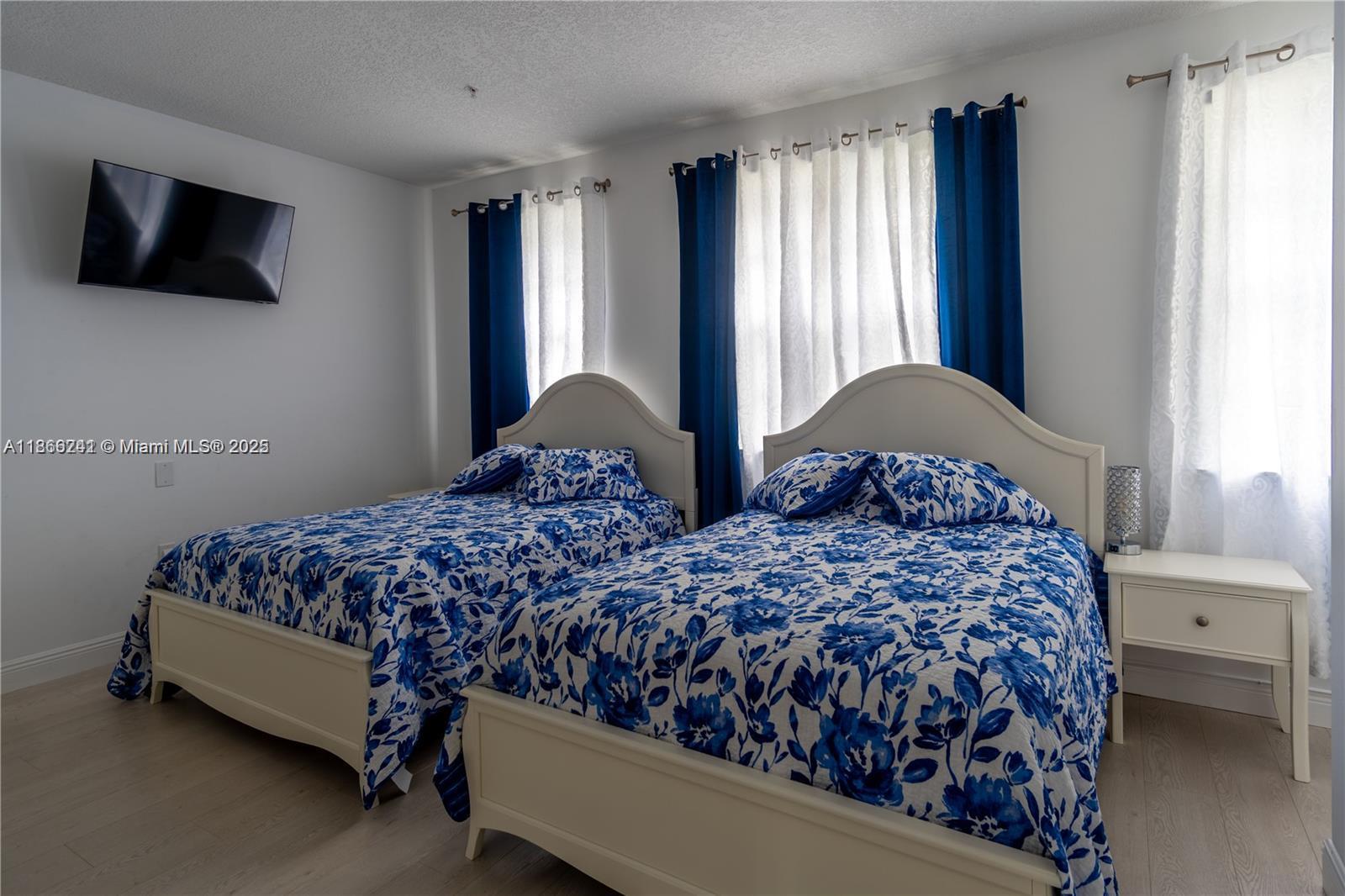 Photo of 2069 Ocean Dr (2069), Hallandale Beach, Florida, 33009 -