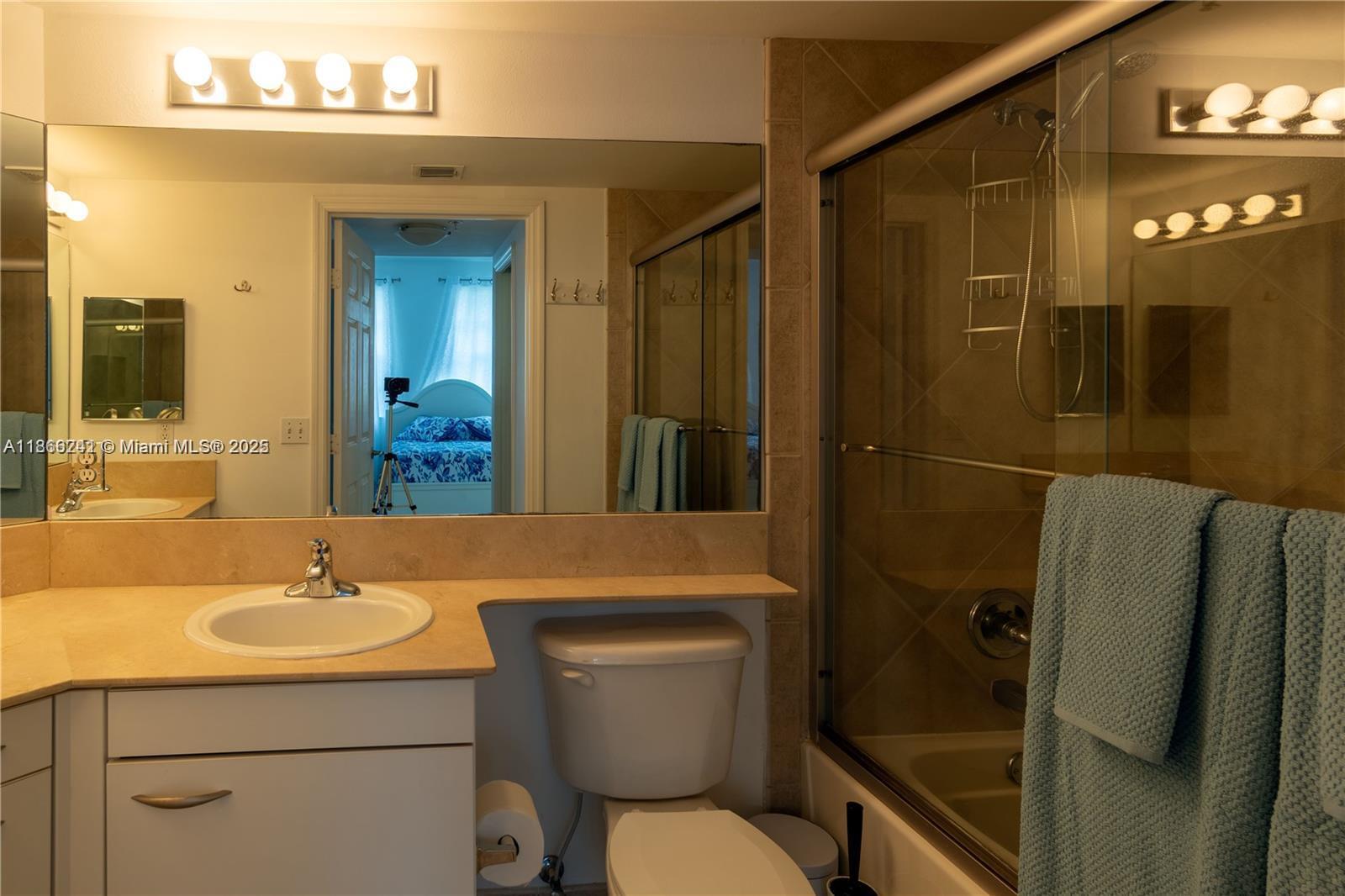 Photo of 2069 Ocean Dr (2069), Hallandale Beach, Florida, 33009 -