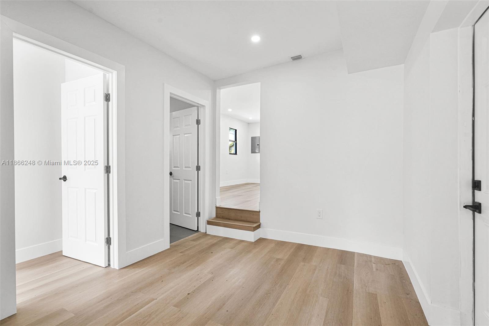 See details / 1218 sq. ft. $ 2025-08-27 0 Photo