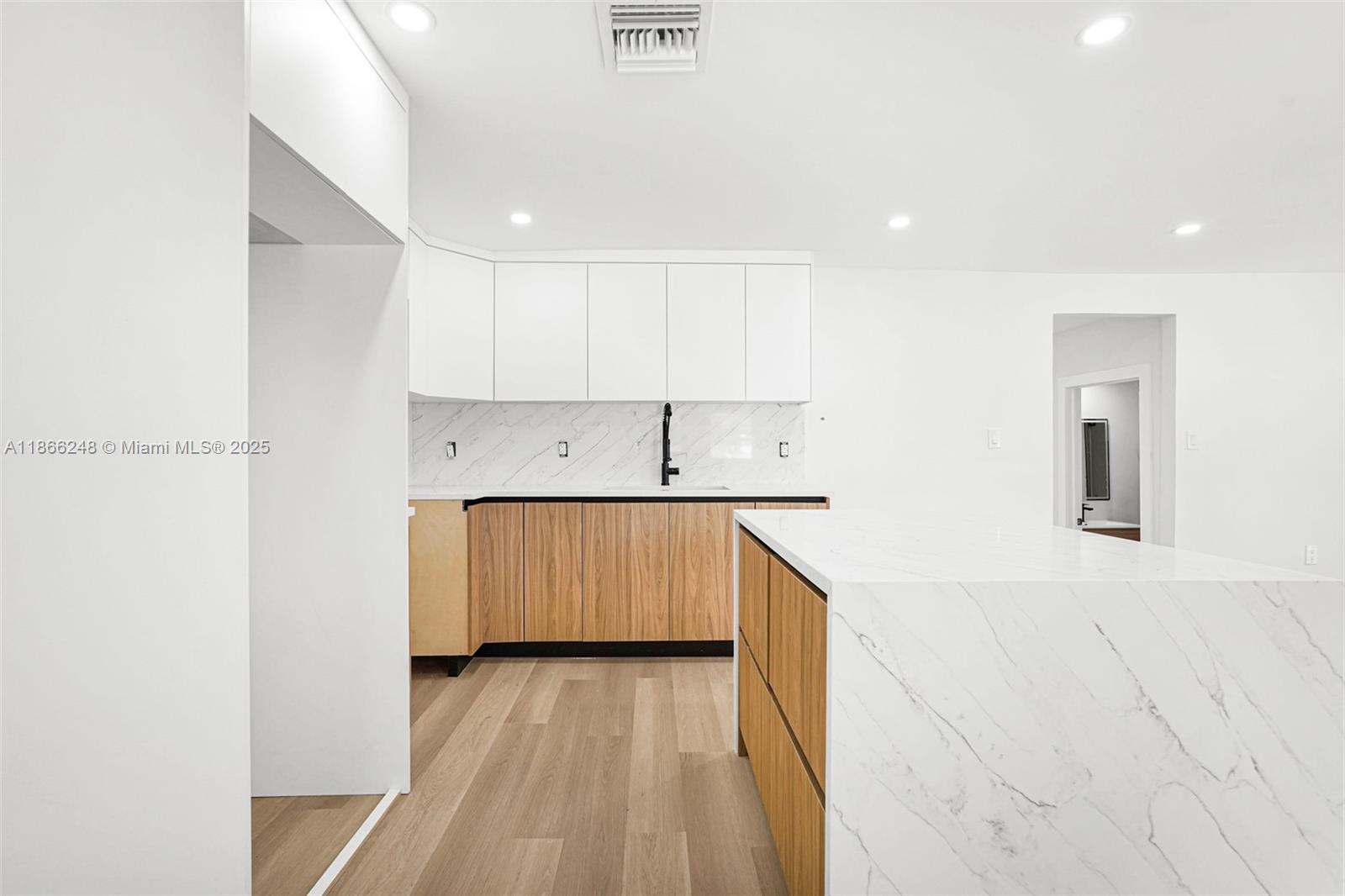 See details / 1218 sq. ft. $ 2025-08-27 0 Photo