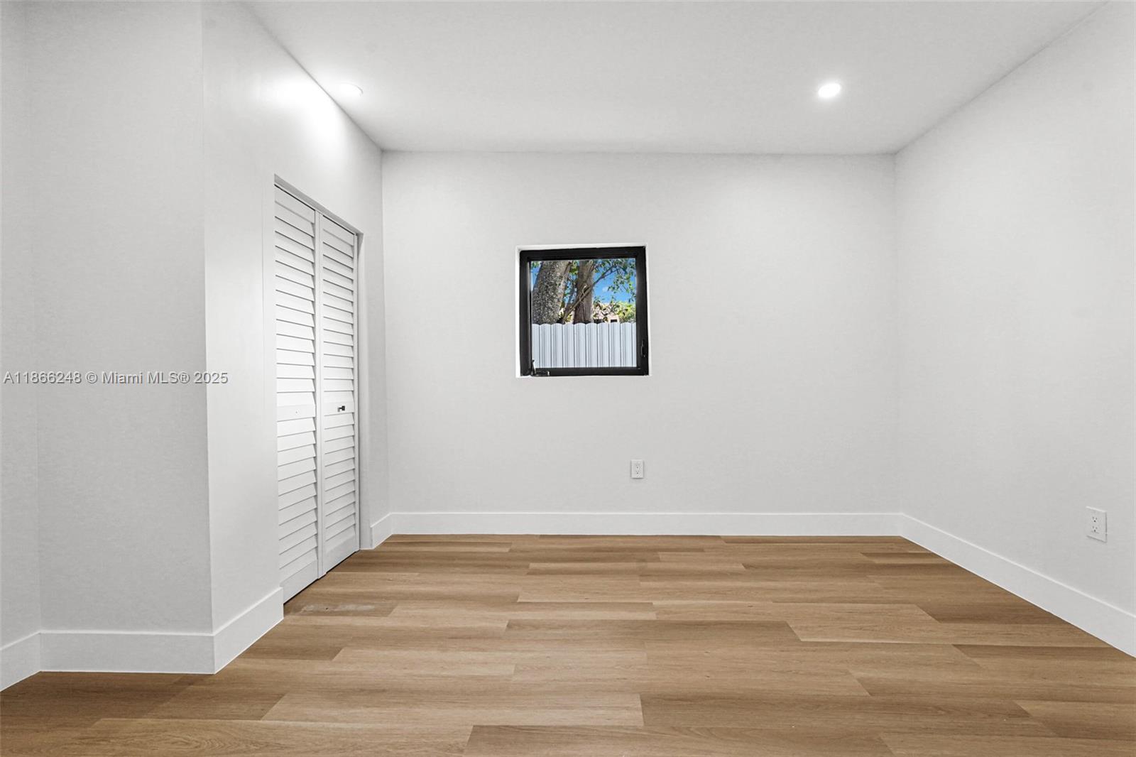 See details / 1218 sq. ft. $ 2025-08-27 0 Photo