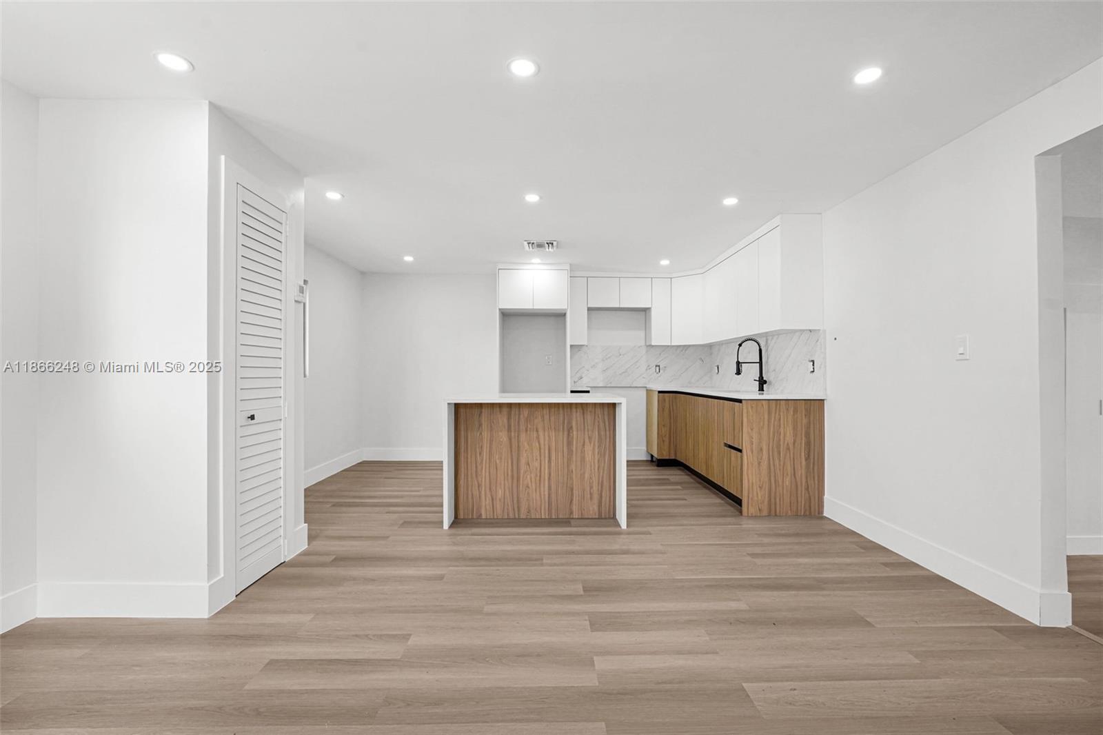 See details / 1218 sq. ft. $ 2025-08-27 0 Photo