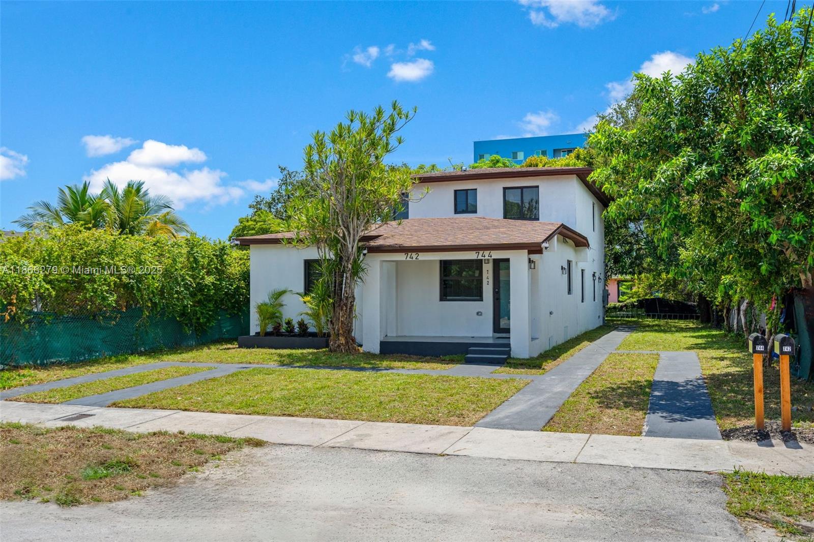 See details / 3048 sq. ft. $ 2025-08-27 0 Photo