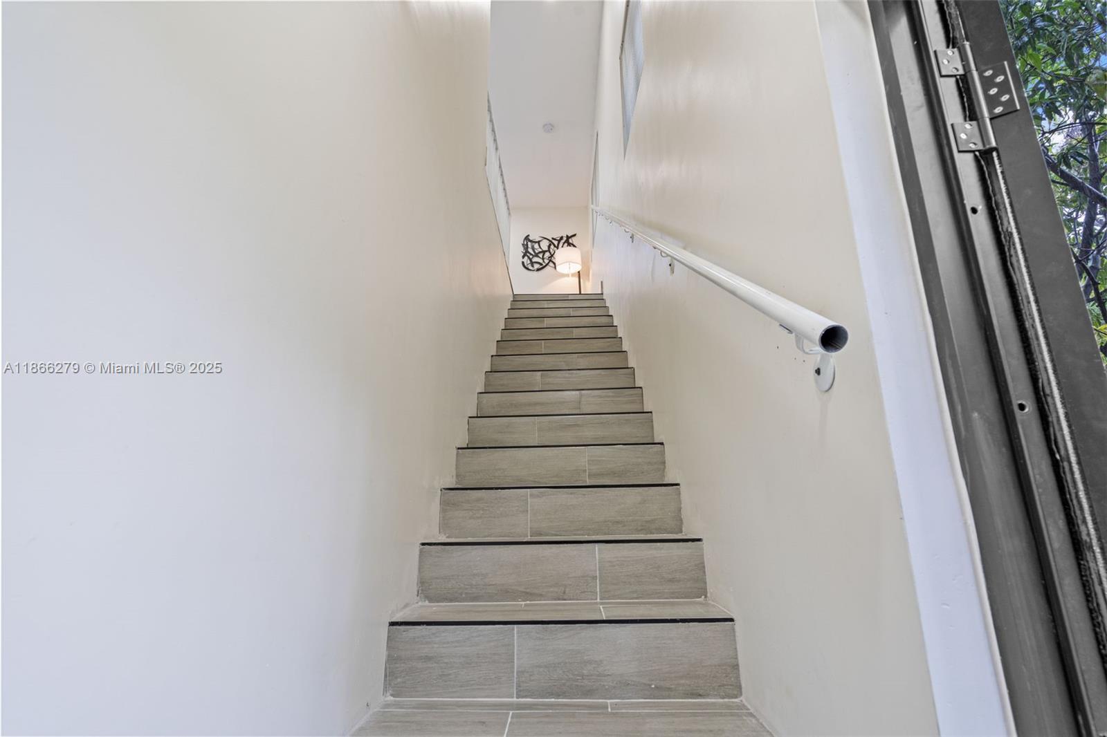 See details / 3048 sq. ft. $ 2025-08-27 0 Photo