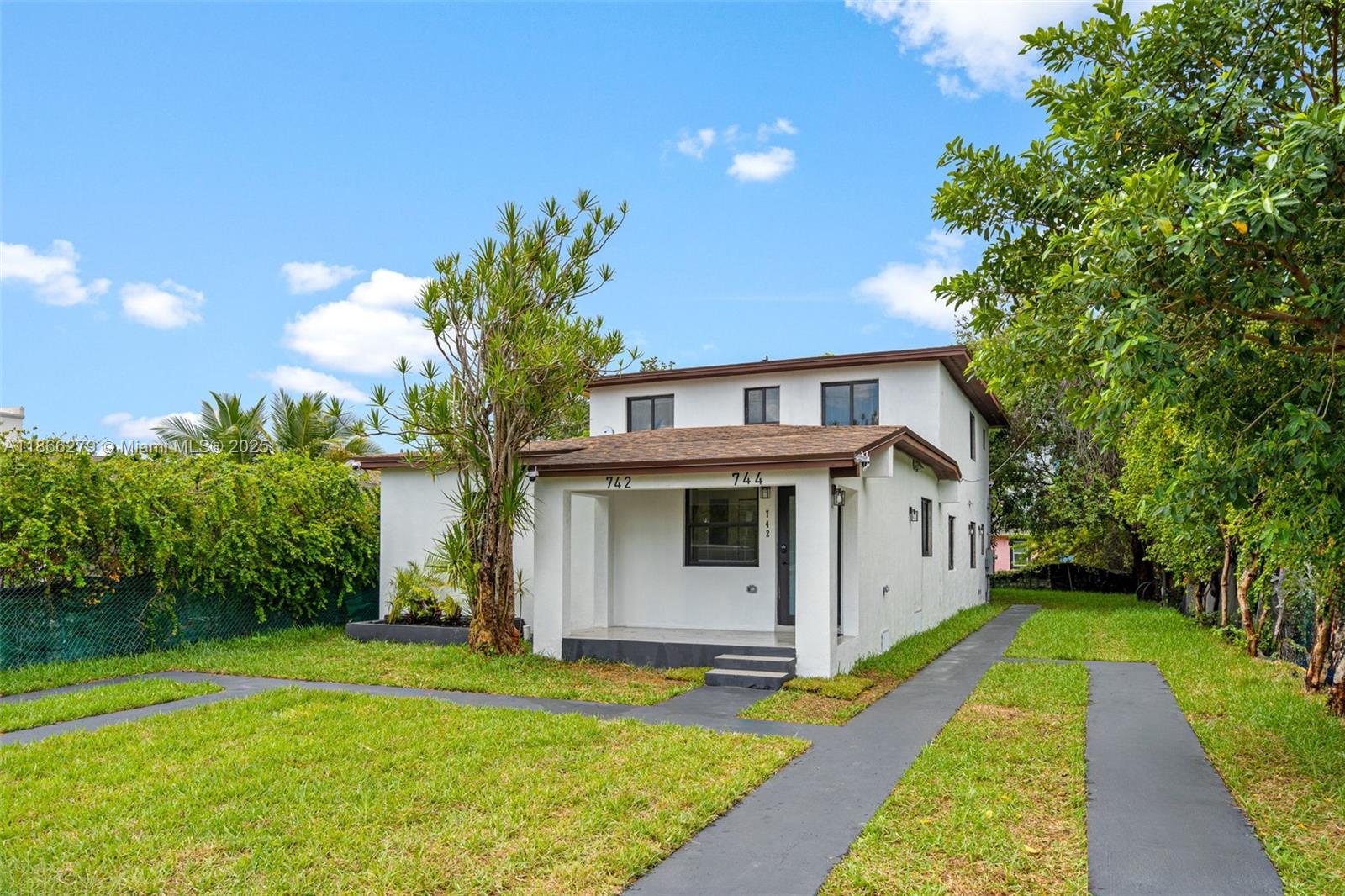 See details / 3048 sq. ft. $ 2025-08-27 0 Photo