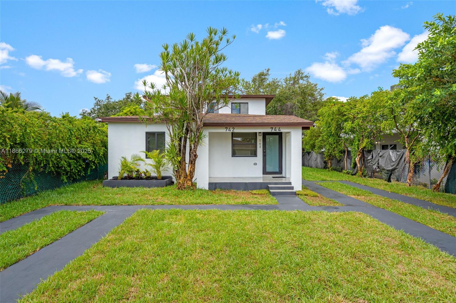 See details / 3048 sq. ft. $ 2025-08-27 0 Photo
