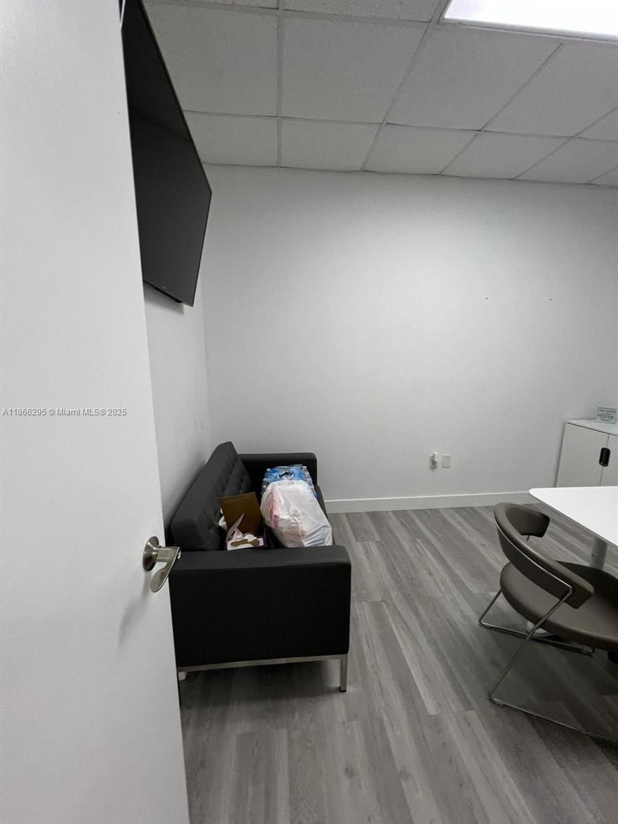150  /   sq. ft. $ 2025-08-27 0 Photo